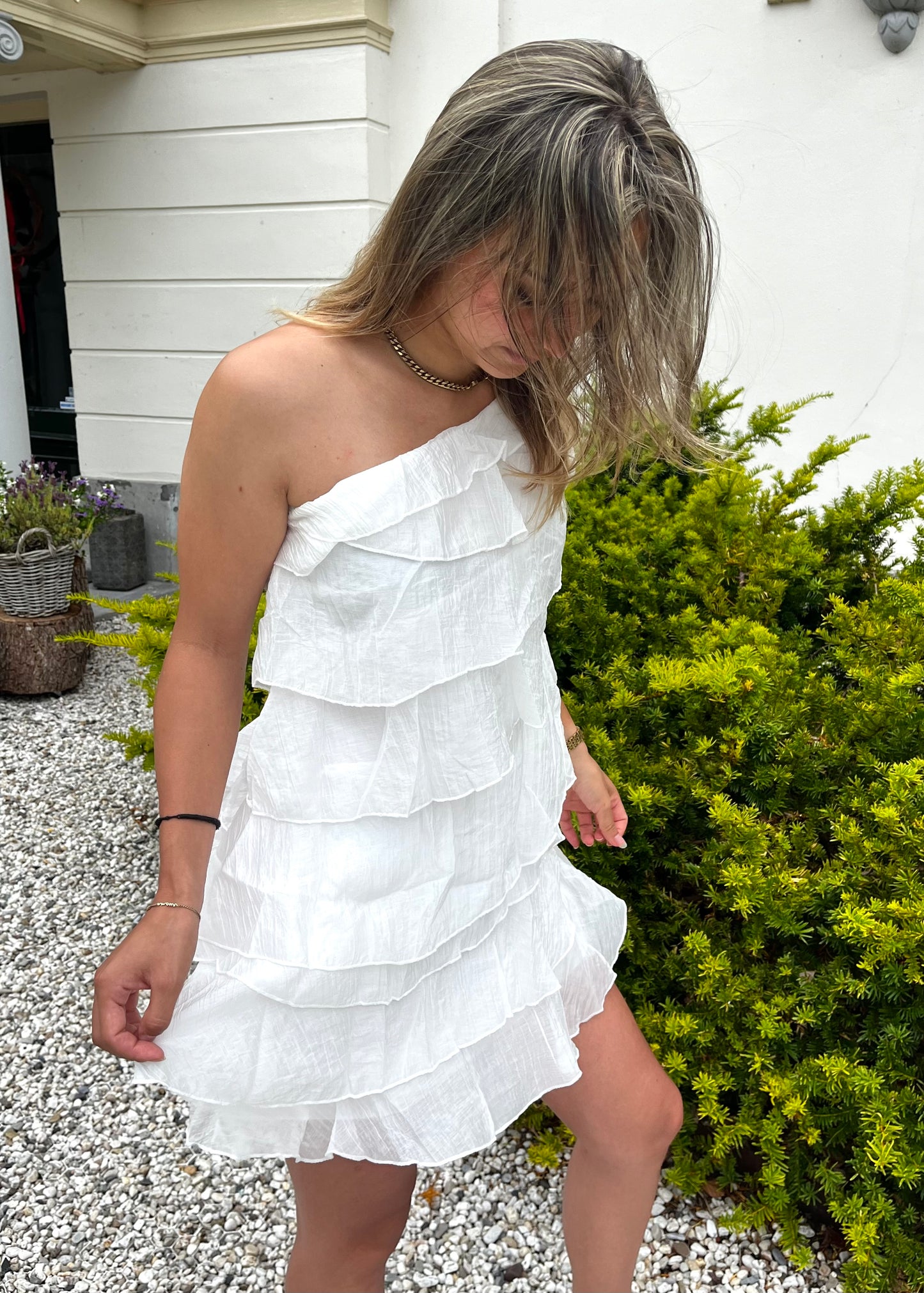 RUFFLE DRESS WIT