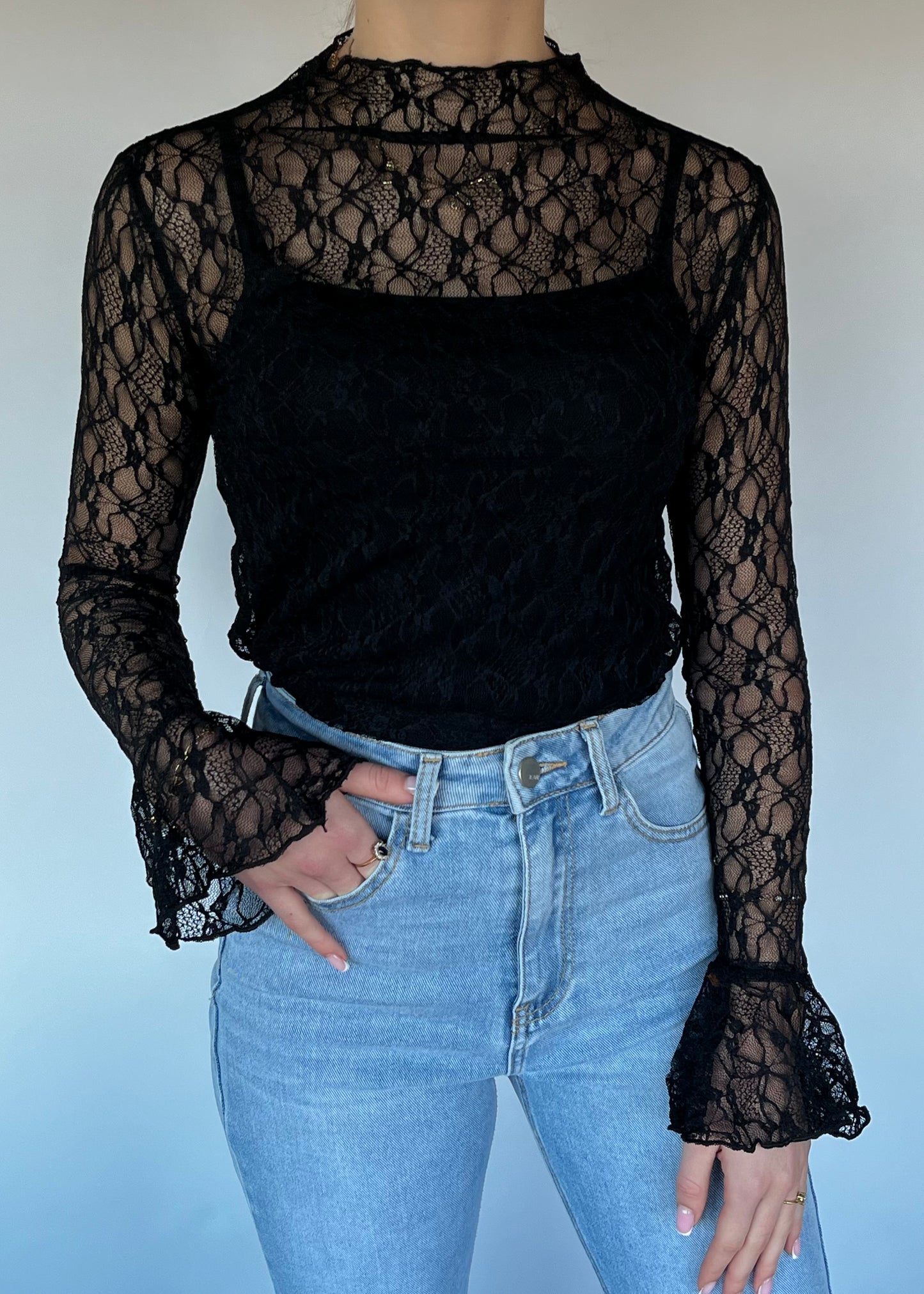 AYA LACE TOP