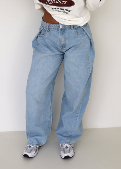 Faye Pleated Jeans