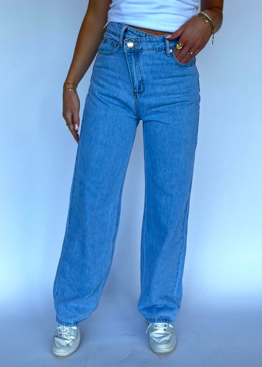 ASYMMETRICAL JEANS